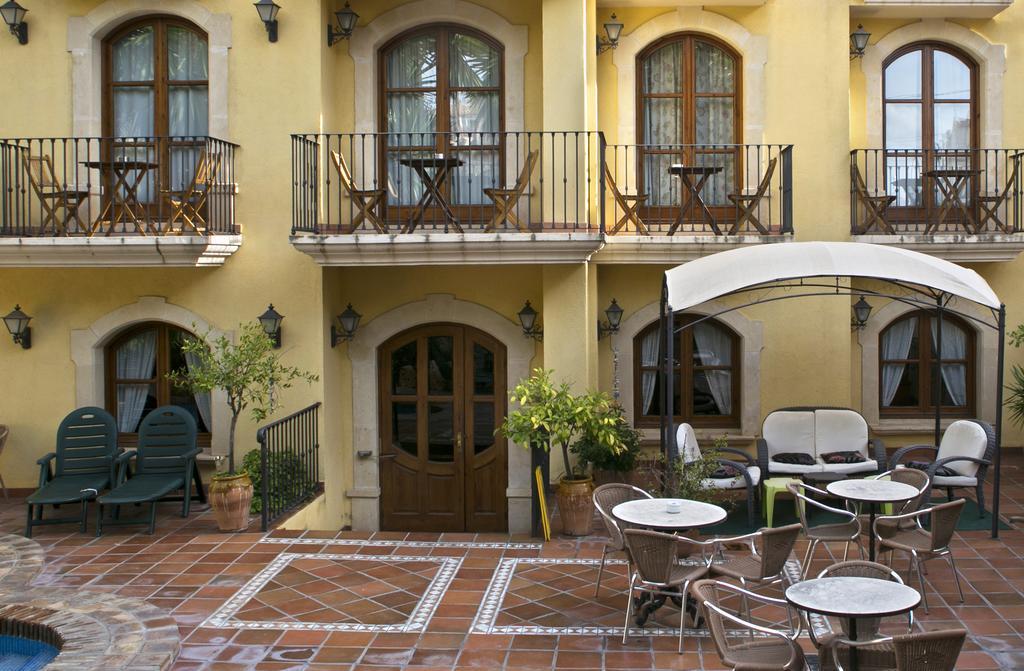 Hotel Restaurante La Masieta Крешель Экстерьер фото