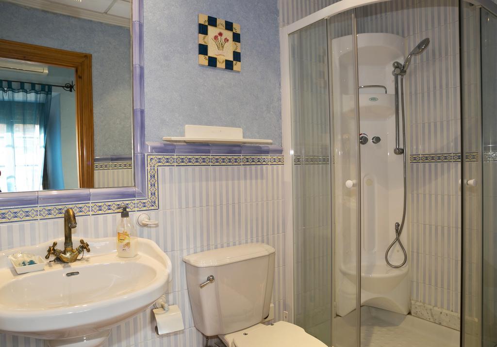 Hotel Restaurante La Masieta Крешель Экстерьер фото