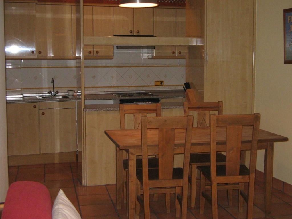 Hotel Restaurante La Masieta Крешель Экстерьер фото