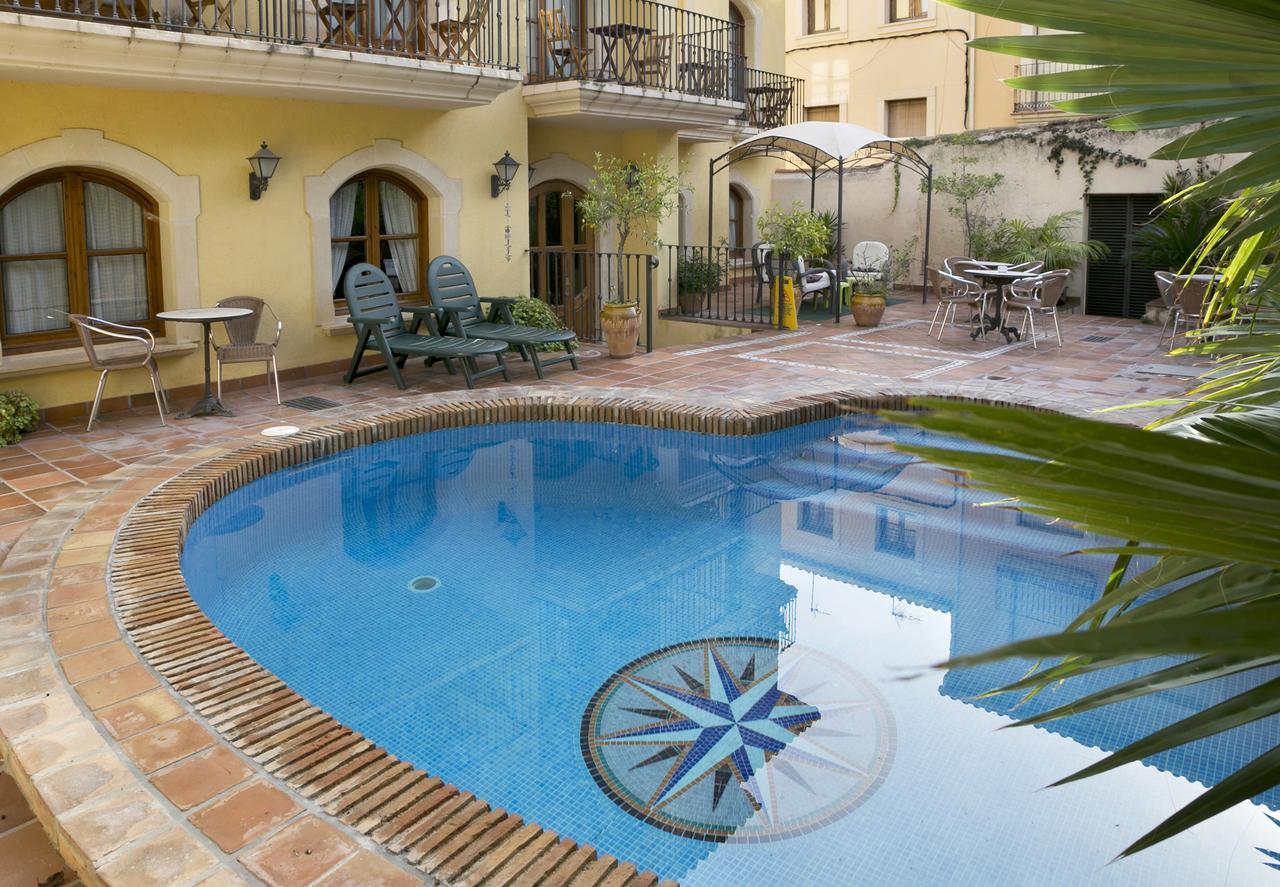 Hotel Restaurante La Masieta Крешель Экстерьер фото